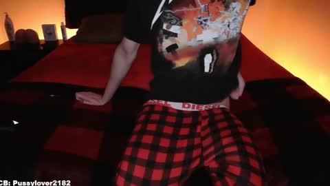 pussylover2182 online show from 5, 12, 2025