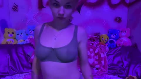 pvnkpixie online show from 12, 9, 2025