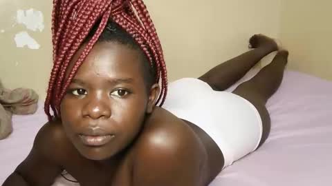 Snapshot of queen_latasha chatting on 6, 6, 2026 queen_latasha online show from 6, 6, 2026