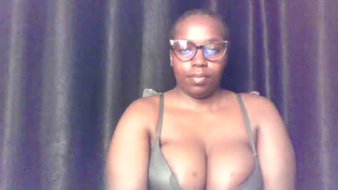 Snapshot of queen_melanine chatting on 24, 6, 2026 QUEEN online show from 24, 6, 2026