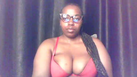 Snapshot of queen_melanine chatting on 4, 7, 2026 QUEEN online show from 4, 7, 2026
