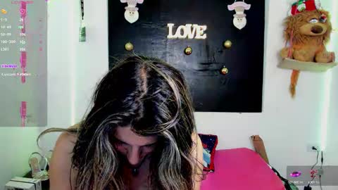 queen_natttyy online show from 6, 12, 2024