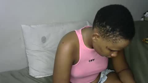 Snapshot of queen_polite chatting on 18, 11, 2025 queen_polite online show from 18, 11, 2025