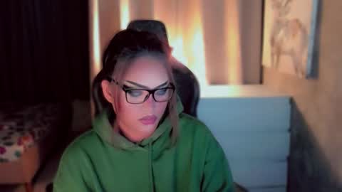 Snapshot of queenarthalia chatting on 18, 1, 2026 ARTHA online show from 18, 1, 2026