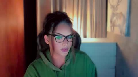 Snapshot of queenarthalia chatting on 15, 2, 2026 ARTHA online show from 15, 2, 2026