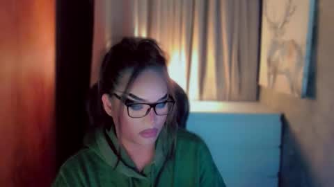 Snapshot of queenarthalia chatting on 5, 3, 2026 ARTHA online show from 5, 3, 2026