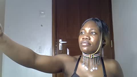 Snapshot of queenbest chatting on 6, 4, 2026 Cindy Melahnin online show from 6, 4, 2026
