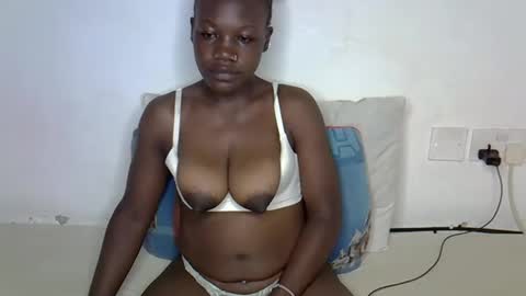Snapshot of queenbest chatting on 18, 5, 2026 Cindy Melahnin online show from 18, 5, 2026