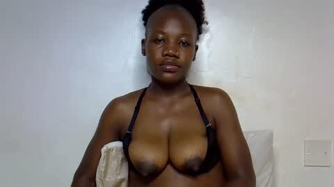 Snapshot of queenbest chatting on 31, 5, 2026 Cindy Melahnin online show from 31, 5, 2026