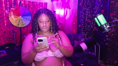 Snapshot of queencroze chatting on 31, 3, 2026 Queen Cherise Roze online show from 31, 3, 2026