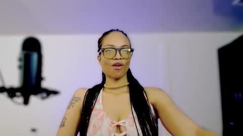 Snapshot of queendom_ing chatting on 4, 10, 2025 Sweet Goddess online show from 4, 10, 2025