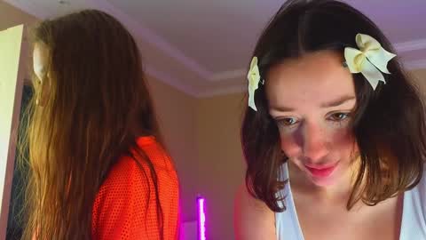 Snapshot of queenelia chatting on 16, 11, 2025 Nelly INSTA queenelia online show from 16, 11, 2025