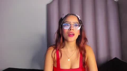 Snapshot of queenie_quinn09 chatting on 12, 9, 2025 queenie_quinn09 online show from 12, 9, 2025