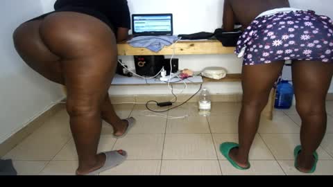 Nina online show from 4, 4, 2026