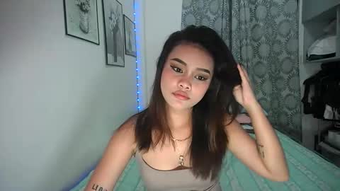 Snapshot of queenliyahxx chatting on 11, 10, 2025 liyaaahhhh here online show from 11, 10, 2025
