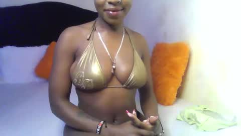 Snapshot of queenmavela_ chatting on 13, 1, 2026 queenmavela_ online show from 13, 1, 2026