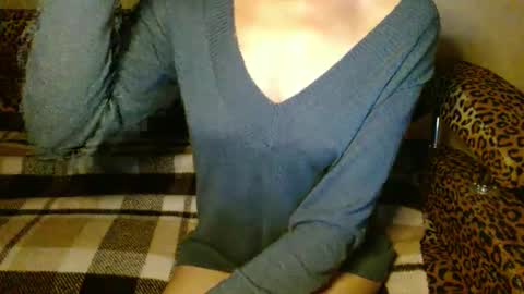 Snapshot of queenoftenderness chatting on 4, 12, 2024 queenoftenderness online show from 4, 12, 2024
