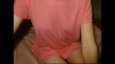 Snapshot of queenoftenderness chatting on 19, 11, 2025 queenoftenderness online show from 19, 11, 2025