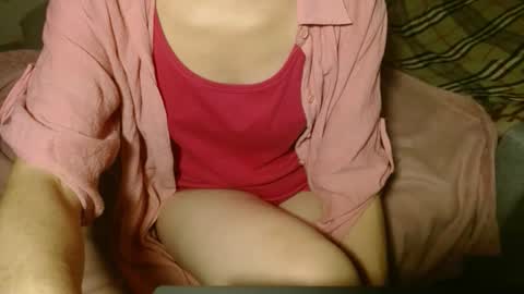 Snapshot of queenoftenderness chatting on 22, 11, 2025 queenoftenderness online show from 22, 11, 2025