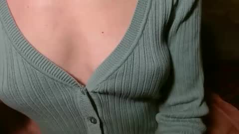 queenoftenderness online show from 16, 4, 2026