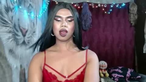 queenpinayebony_xx online show from 23, 4, 2026