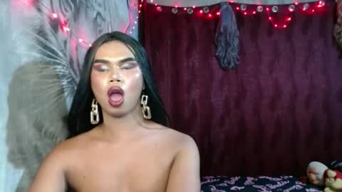 queenpinayebony_xx online show from 22, 5, 2026