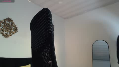 Snapshot of queenpink777 chatting on 29, 12, 2024 Rose online show from 29, 12, 2024