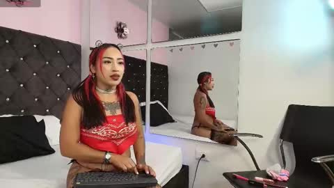 Snapshot of queenscarlett_ chatting on 16, 9, 2025 Scarlett online show from 16, 9, 2025