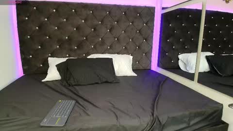 Snapshot of queenscarlett_ chatting on 26, 9, 2025 Scarlett online show from 26, 9, 2025