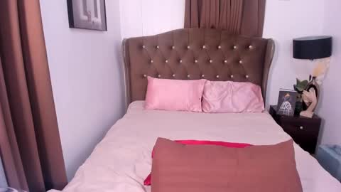 queenshasha and nathalie online show from 16, 1, 2025