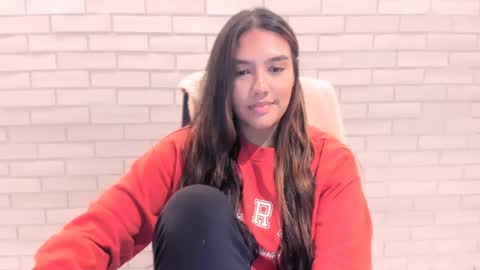 Val  -  online show from 4, 1, 2025