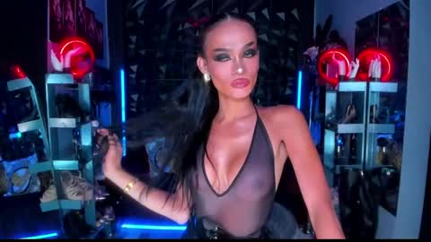 Snapshot of queenvalentinats chatting on 18, 5, 2026 ValentinaMoone online show from 18, 5, 2026