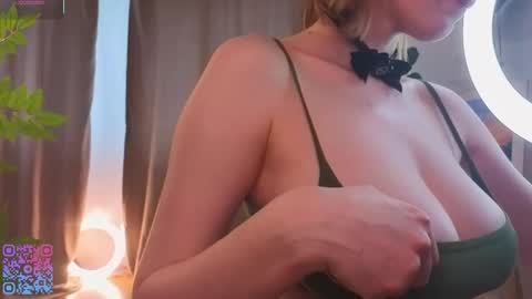 Teri  My favorite vibes 77 101 222 666 online show from 21, 4, 2026