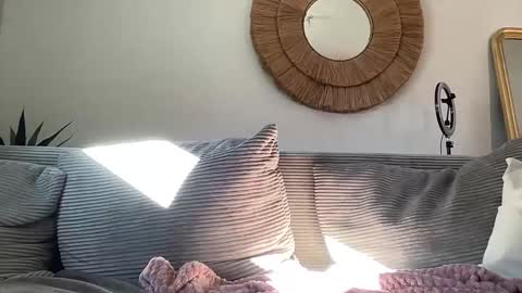 Quinnyelena online show from 22, 11, 2025