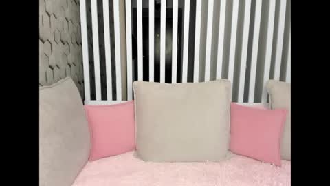 Leya online show from 5, 4, 2026