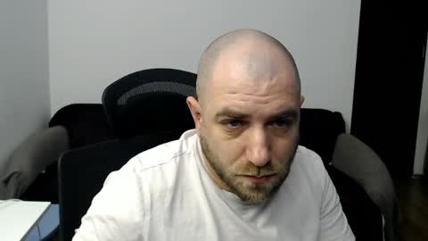 Snapshot of r0bila chatting on 6, 5, 2026 R0bila online show from 6, 5, 2026