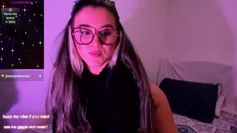 Snapshot of rachel_fo chatting on 19, 12, 2024 Rachel Foss online show from 19, 12, 2024