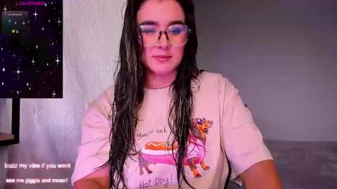 Snapshot of rachel_fo chatting on 7, 4, 2026 Rachel Foss online show from 7, 4, 2026