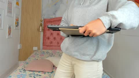 rachellesc online show from 4, 4, 2026