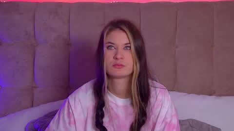 RachellSimpson online show from 28, 2, 2025