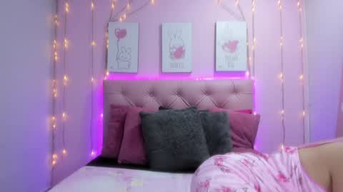 Snapshot of radiant_sapphire chatting on 1, 2, 2025 radiant_sapphire online show from 1, 2, 2025