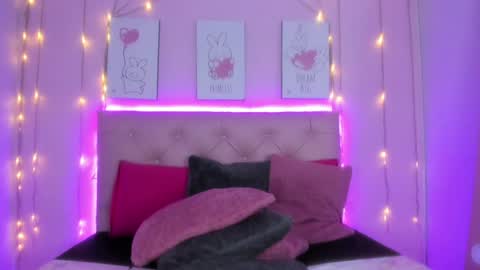 Snapshot of radiant_sapphire chatting on 1, 2, 2025 radiant_sapphire online show from 1, 2, 2025