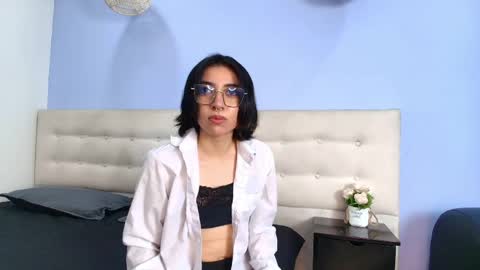Snapshot of raechel_morgan chatting on 12, 5, 2026 Reachel online show from 12, 5, 2026