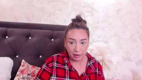 raelledarkstar online show from 7, 5, 2026