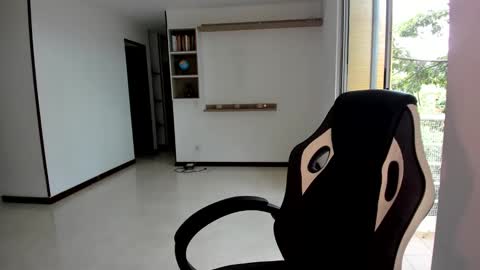 Jennyindependent model . online show from 31, 12, 2024