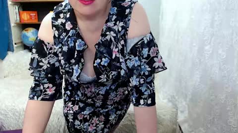 Snapshot of rainbowladyy chatting on 6, 2, 2025 rainbowladyy online show from 6, 2, 2025