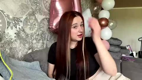 Snapshot of raisaklee chatting on 22, 5, 2026 Cherry online show from 22, 5, 2026