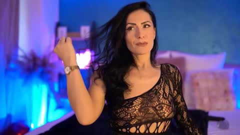 Snapshot of raisavawn chatting on 9, 2, 2026 RaisaVawn online show from 9, 2, 2026