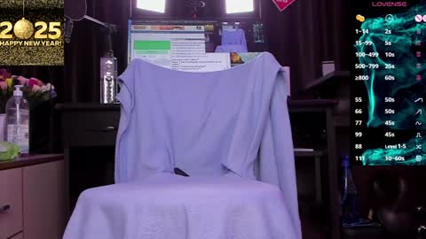 Laura online show from 4, 1, 2025