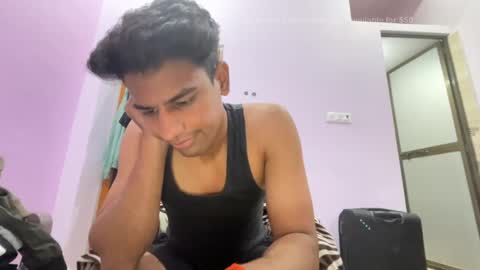 Snapshot of raju_smith chatting on 21, 12, 2025 raju_smith online show from 21, 12, 2025